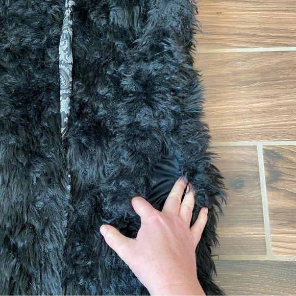 Michael Kors Faux Lamb Fur Black Vest M - Picture 5 of 6